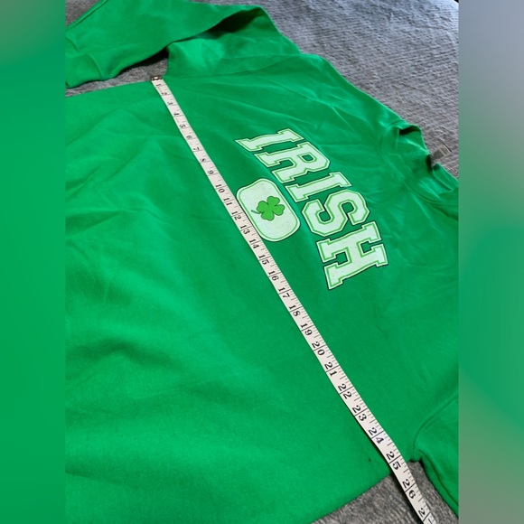 Green Unisex Irish Print Comfy Crew Neck Sweatshirt XL NWOT - Picture 5 of 11